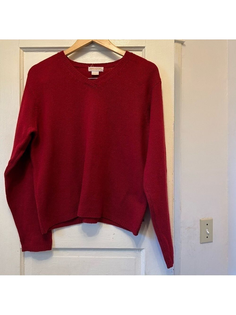 Vintage Brooks Brothers Mens Large Dark Red V Neck Lambswool Sweater Hong Kong